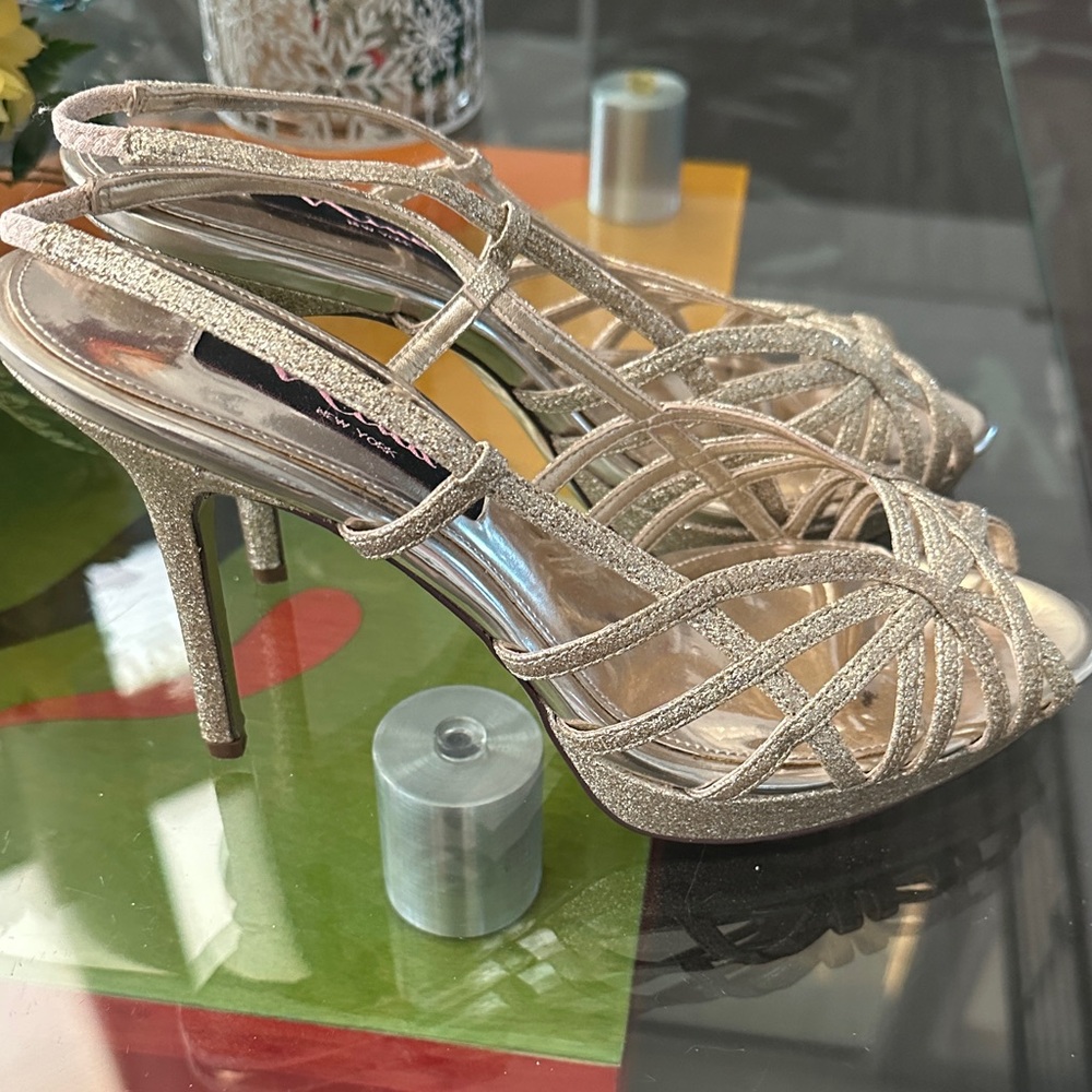 Nina Glittering Gold Strappy Heels size 9